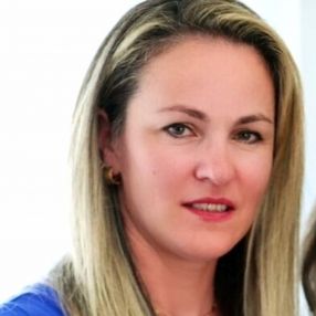 Alina, Babysitter în Reghin