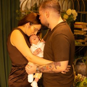 Alexandra, Familie în Otopeni