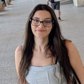 Cristiana Alecsandra, Babysitter în București