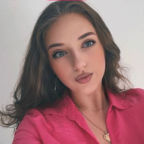 Maria-Magdalena, Babysitter în Iași