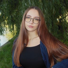 Iunia, Babysitter in Suceava