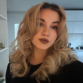 Pantea, Babysitter în Târgu Mureș
