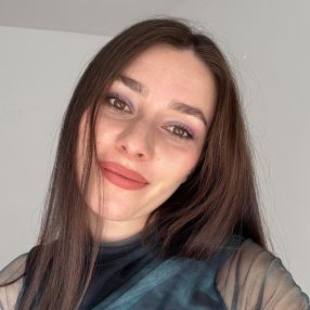 Maria, Babysitter in București