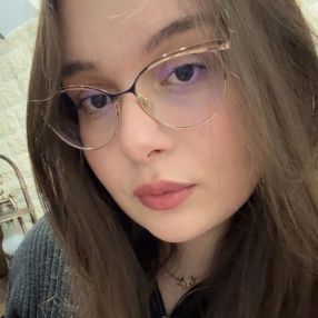 Iulia, Babysitter în Târgu Mureș
