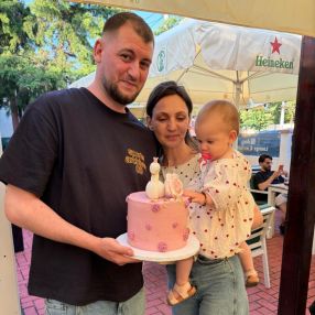 Anca Maria, Familie în Voluntari