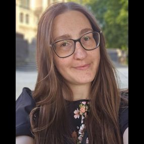 Carmen Crys, Babysitter in Suceava