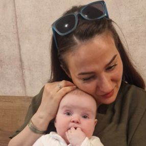 Irina, Familie în București
