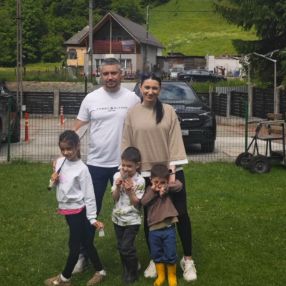 Corina, Family in Popești-Leordeni