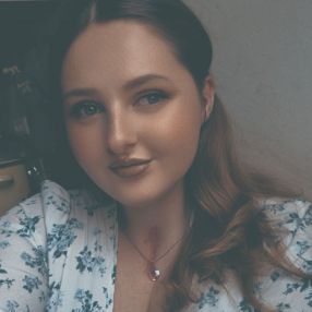 Claudia, Babysitter în Codlea