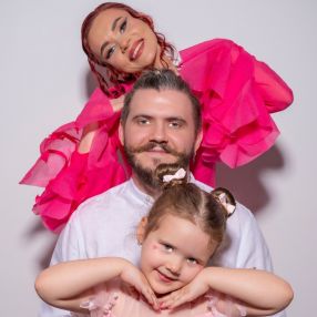 Alexandra, Familie în București