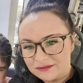 Adina, Babysitter în București