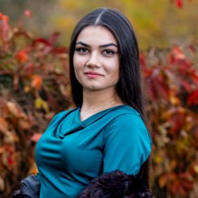 Denisa-Rebeca, Babysitter în Hunedoara