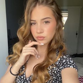 Lorena, Babysitter în Baia Mare