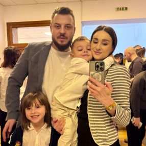 Oana, Family in București
