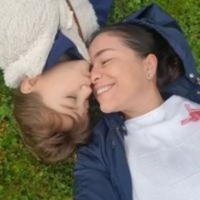 Monica, Babysitter in București