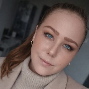Elena - Simona, Babysitter în Mediaș