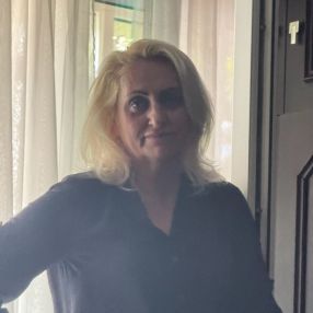 Daniela, Babysitter în Hunedoara