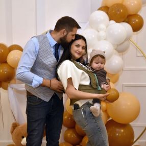 Stefania, Familie în Roșu