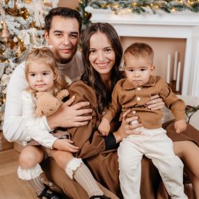 Laviniu, Family in Oradea