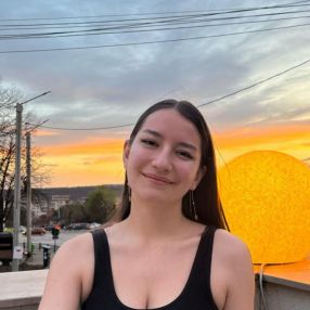 Daniela-Maria, Babysitter în Iași
