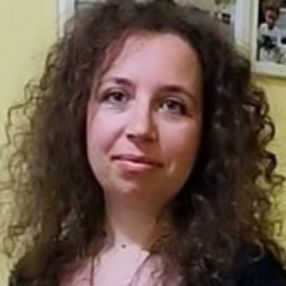 Gina, Babysitter în Focșani