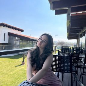 Andrada, Babysitter în Alba Iulia