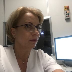 Elena, Babysitter în Dobroești