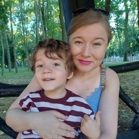 Corina, Familie în București