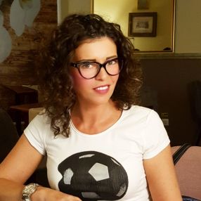 Carmen, Babysitter în București