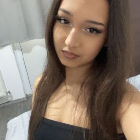 Andreea, Babysitter în Roman