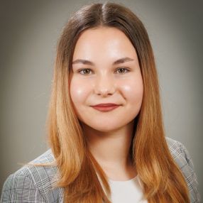 Bianca, Babysitter în Zărnești