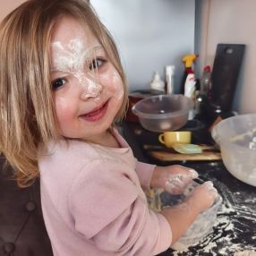 Izabell, Family in Oradea