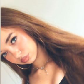Karina, Babysitter în Zărnești