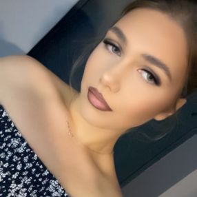 Andreea, Babysitter în București