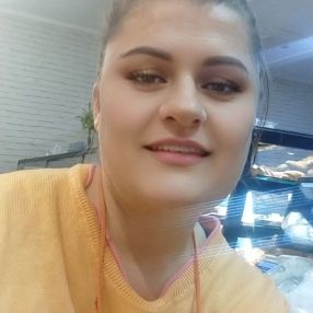 Daniela, Babysitter în Livada