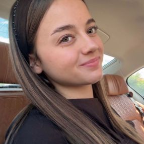 Ella, Babysitter in Suceava