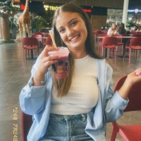 Maia, Babysitter în Săcele
