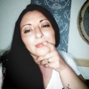 Elena Laura, Babysitter în Deva