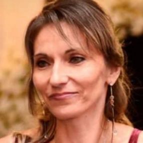 Machis, Babysitter în Focșani