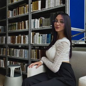 Iulia, Babysitter în Pașcani