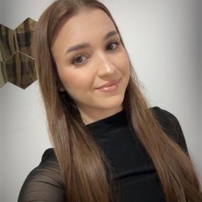 Alexandra, Babysitter în Zărnești