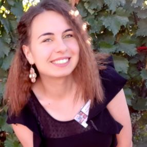 Ionela, Babysitter în Deva