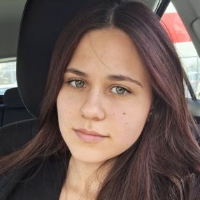 Andreea, Babysitter în Dudu
