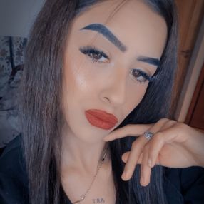 Corina, Babysitter în Câmpina