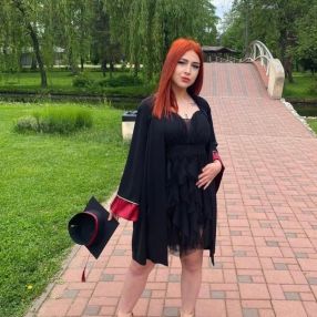 Simona, Babysitter în Pitești