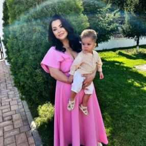Alina, Babysitter în Ploiești