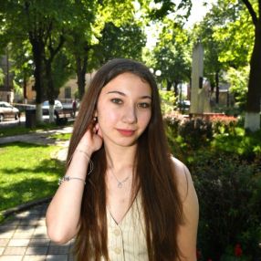 Daria, Babysitter în Cristian