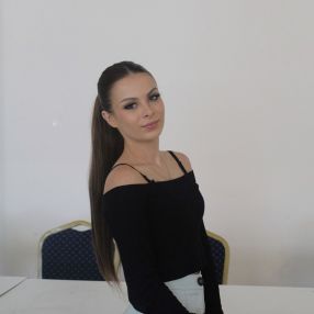 Alexandra, Babysitter în Alba Iulia