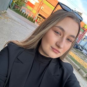 Coltea, Babysitter în Florești