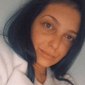 Kis, Babysitter în Hunedoara